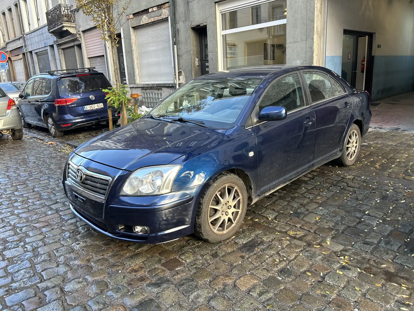 Toyota Avensis 1.8 linea terra climatisation pour l’exportatio - 2
