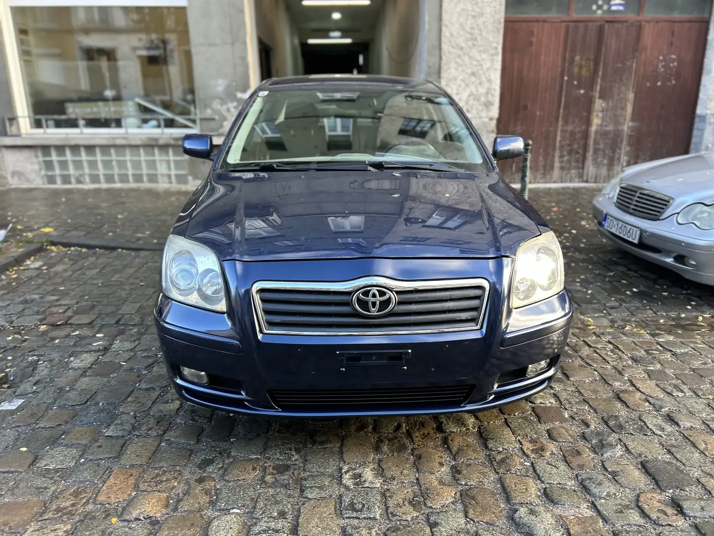Toyota Avensis 1.8 linea terra climatisation pour l’exportatio - 1