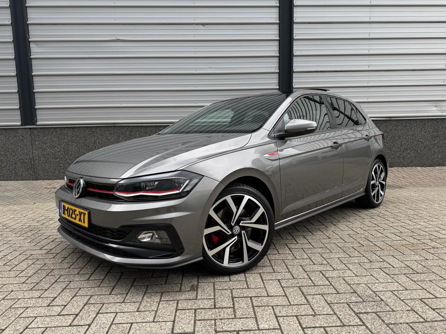 Volkswagen Polo 2.0 TSI GTI DSG-6 LED PANO VIRTUAL COCKPIT Grijs - 1