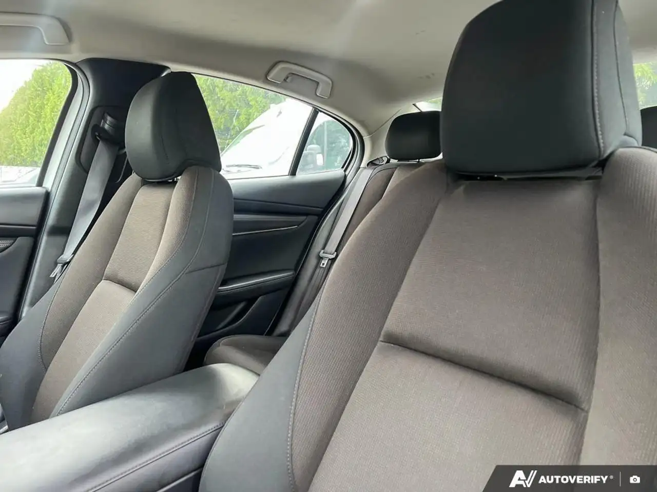 Mazda 3 снимка Mazda 3