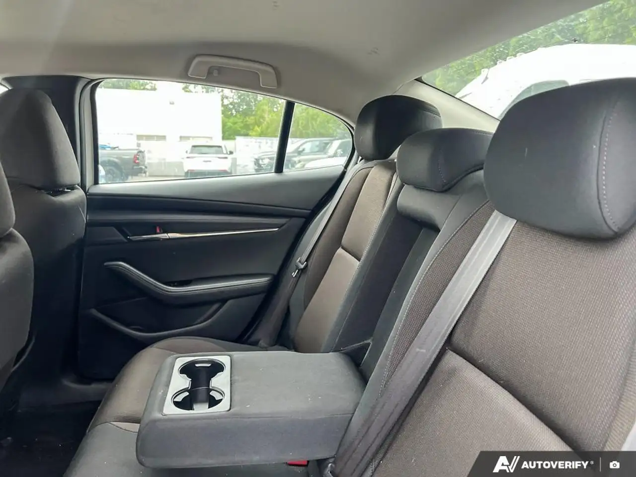 Mazda 3 снимка Mazda 3