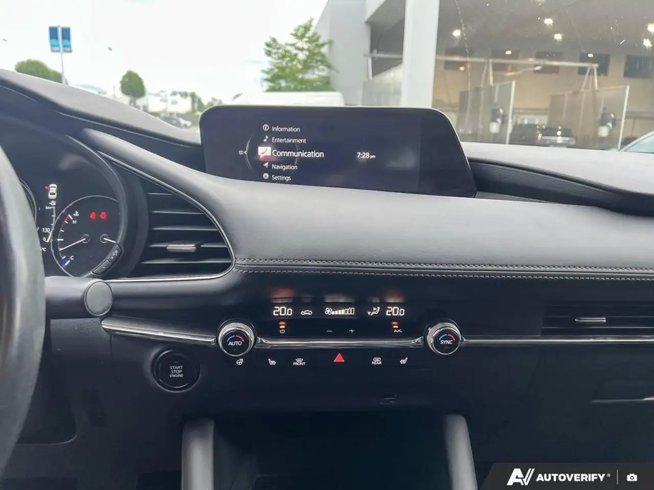 Mazda 3 снимка Mazda 3