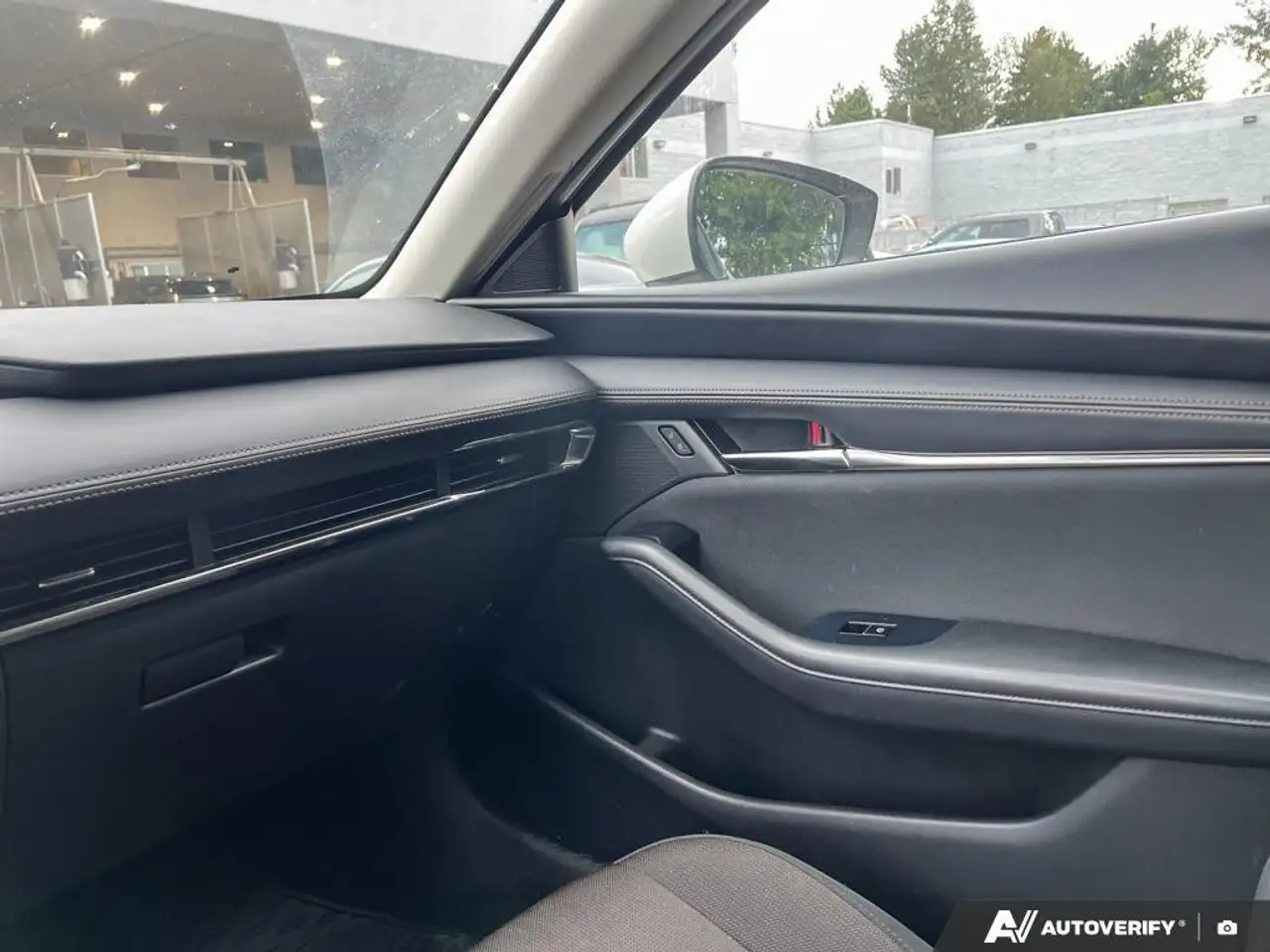 Mazda 3 снимка Mazda 3