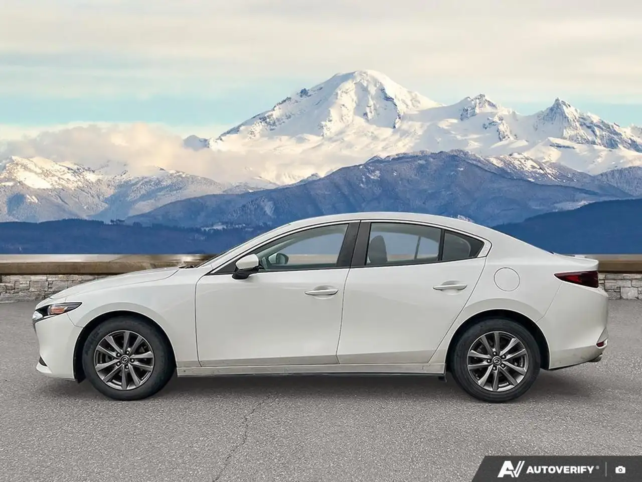Mazda 3 снимка Mazda 3