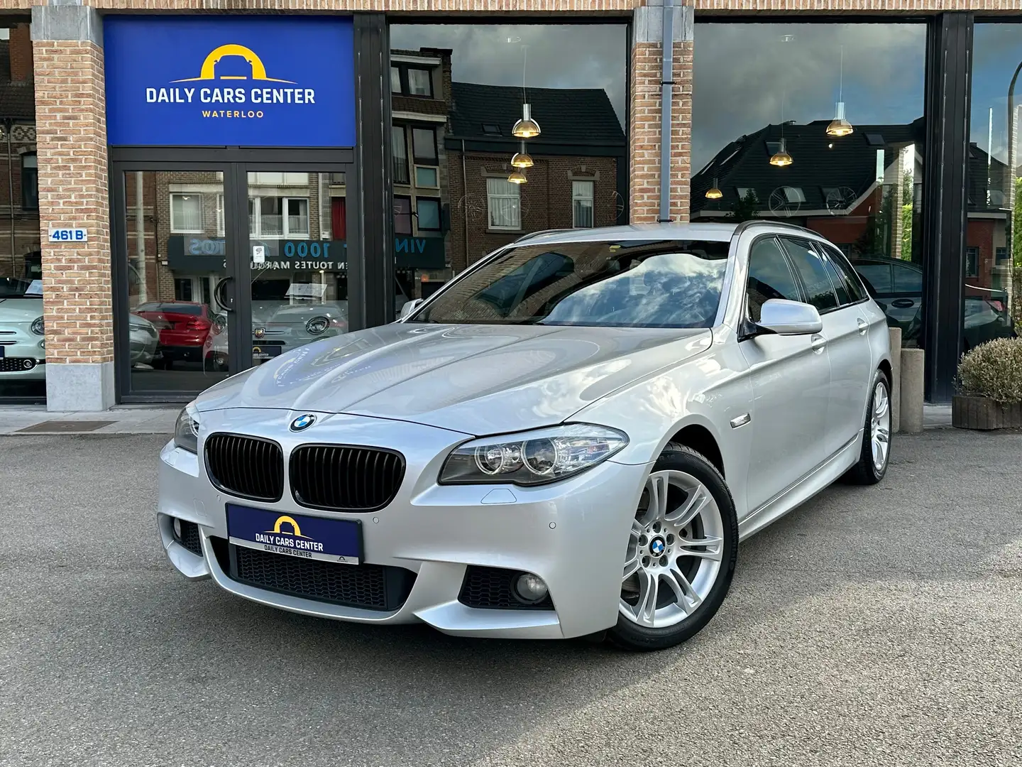 BMW 520 520d *M Pack *Navi Pro *Camera *124.000km Zilver - 1