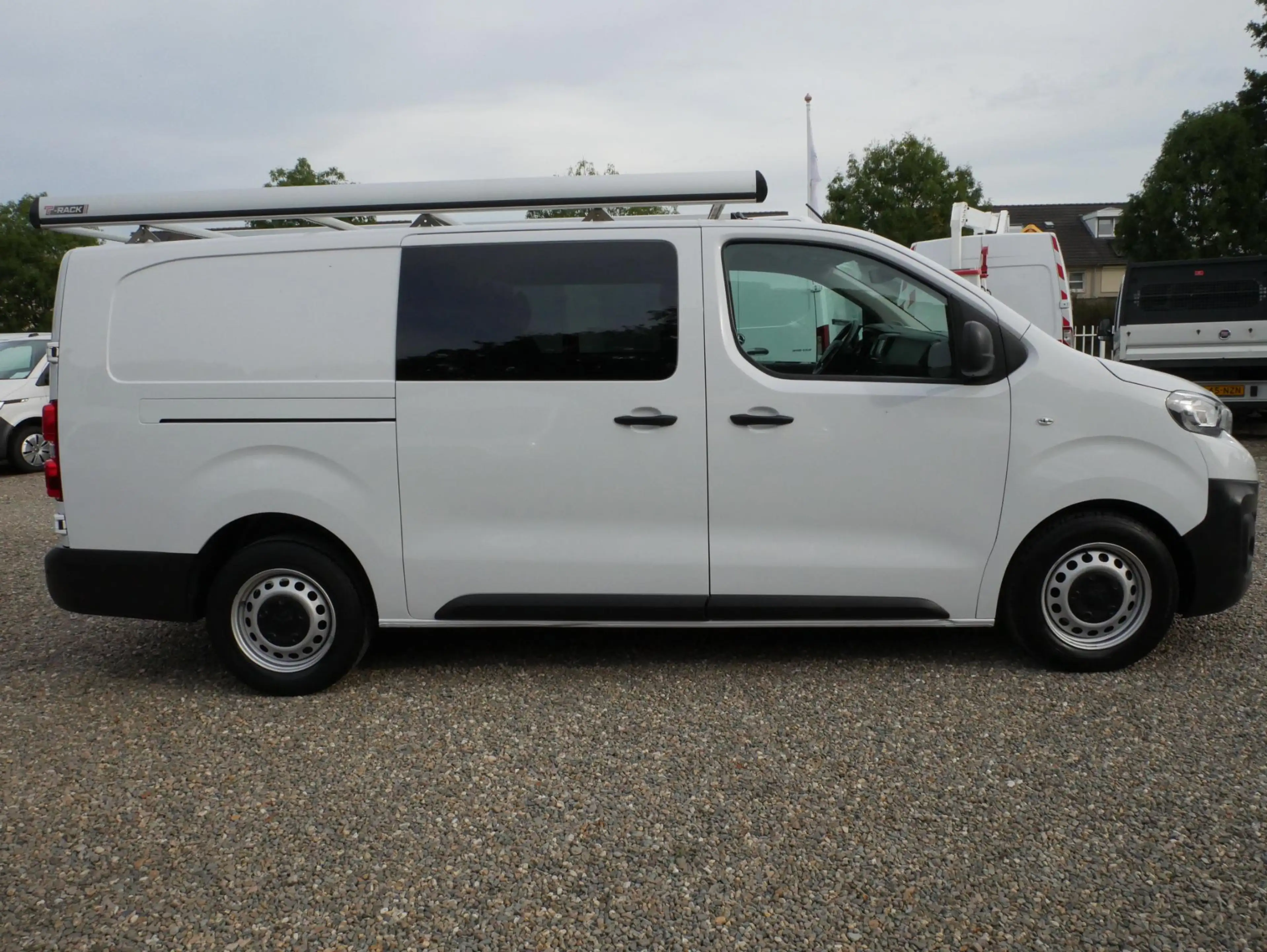 Peugeot Expert 2.0 BlueHDI 180PK L3 Dubbel cabine Automaat Cruise — photo 2