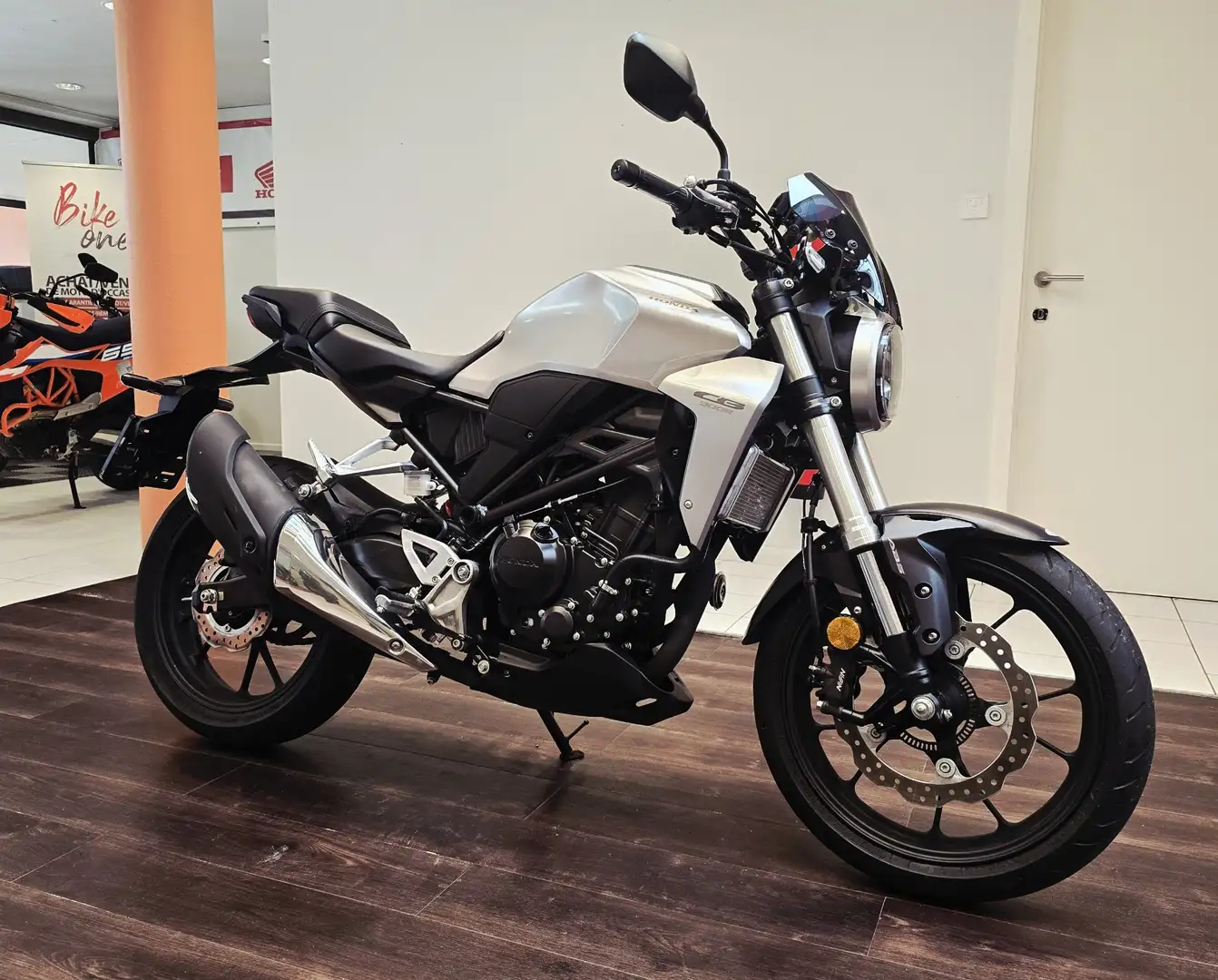 Honda CB 300 R Gris - 2