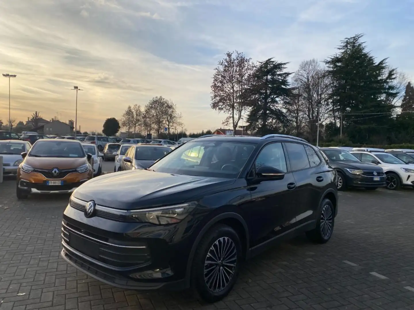 Volkswagen Tiguan 2.0 TDI 150 CV DSG Elegance goal Nero - 2