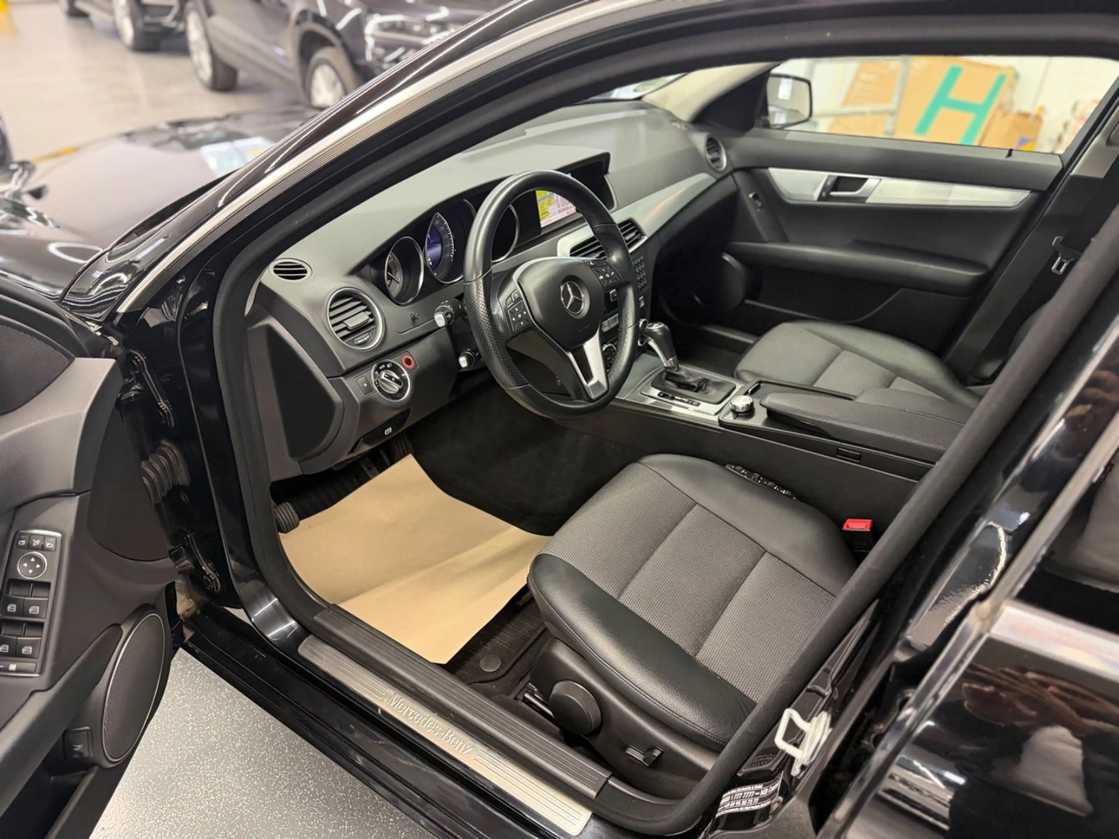 Mercedes-Benz C 220 CDI Lim. Avantgarde Aut. Leder Bi-Xeno — photo 10