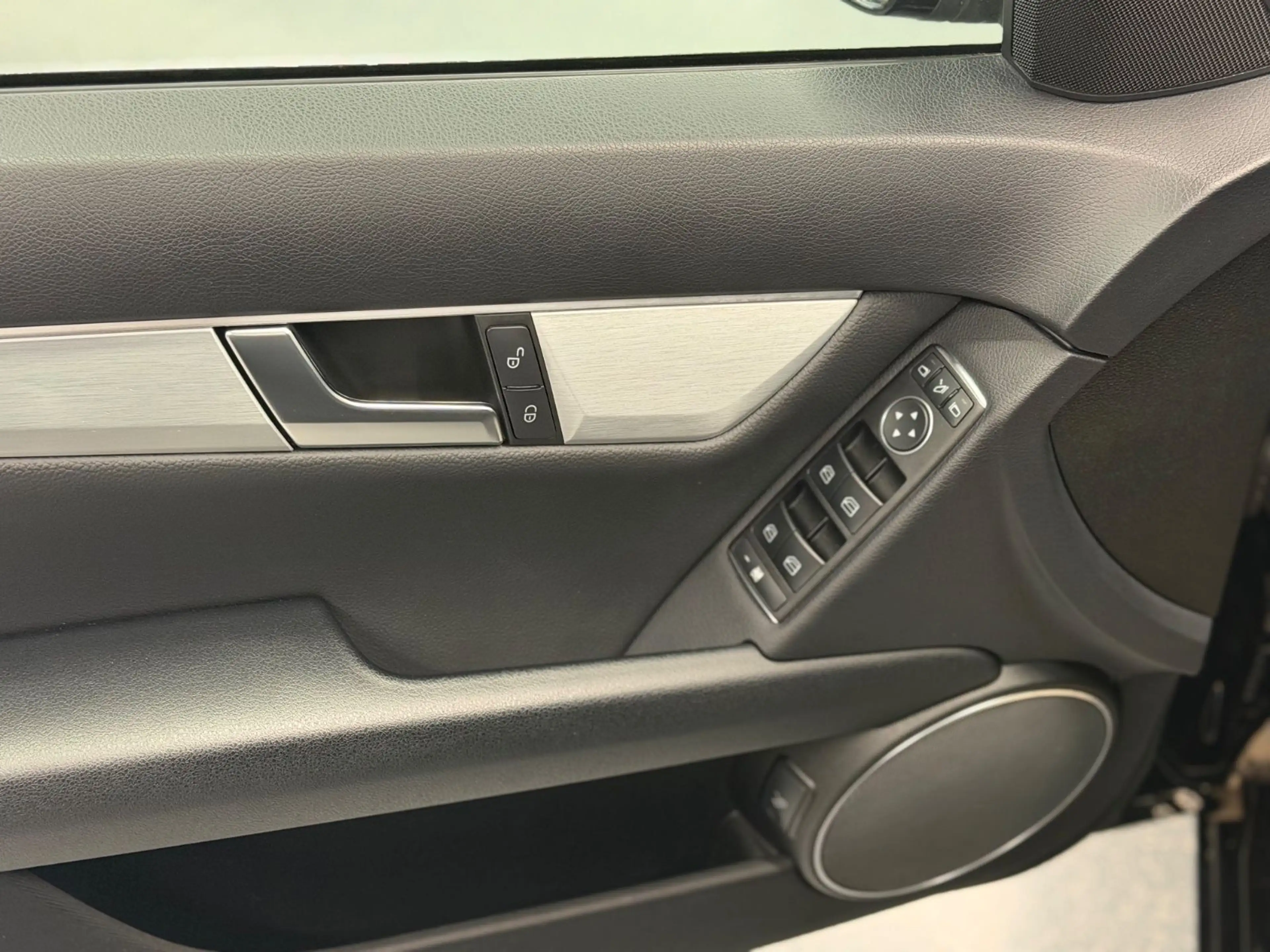 Mercedes-Benz C 220 CDI Lim. Avantgarde Aut. Leder Bi-Xeno — photo 11