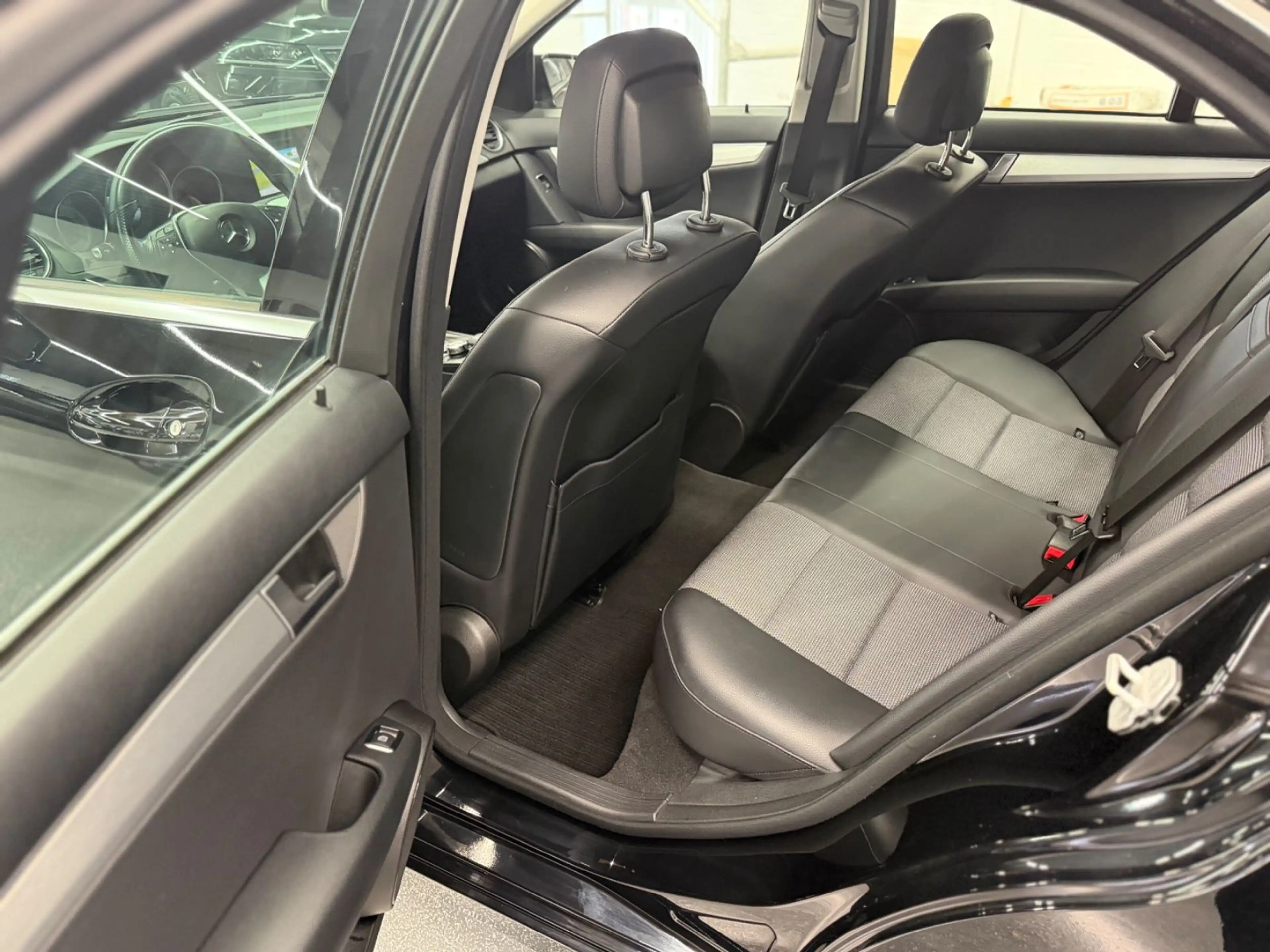Mercedes-Benz C 220 CDI Lim. Avantgarde Aut. Leder Bi-Xeno — photo 15