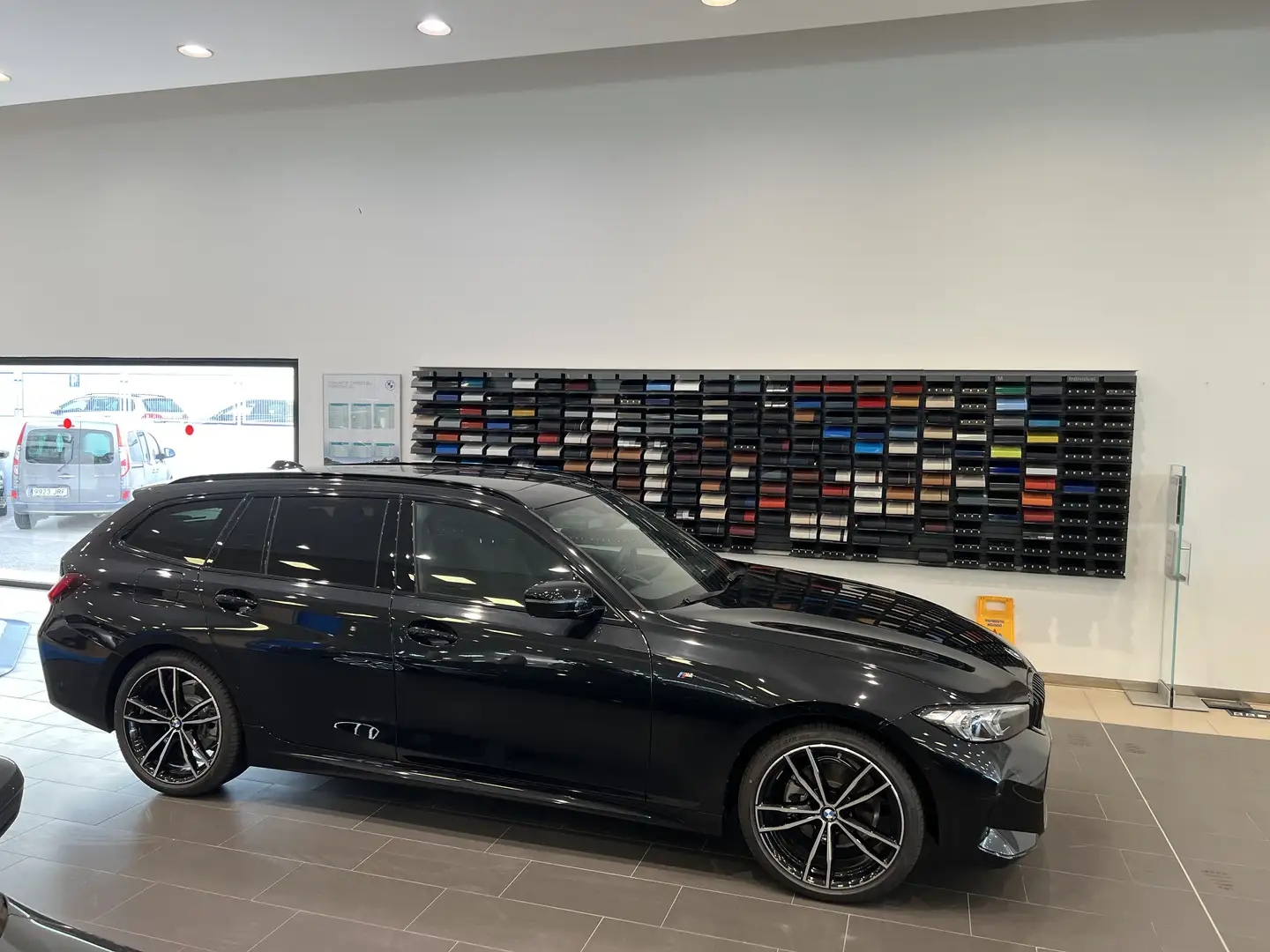 BMW 320 320dA Touring M Sport - 1