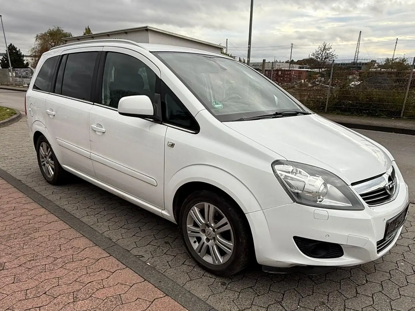 Opel Zafira Family Plus Wit - 1