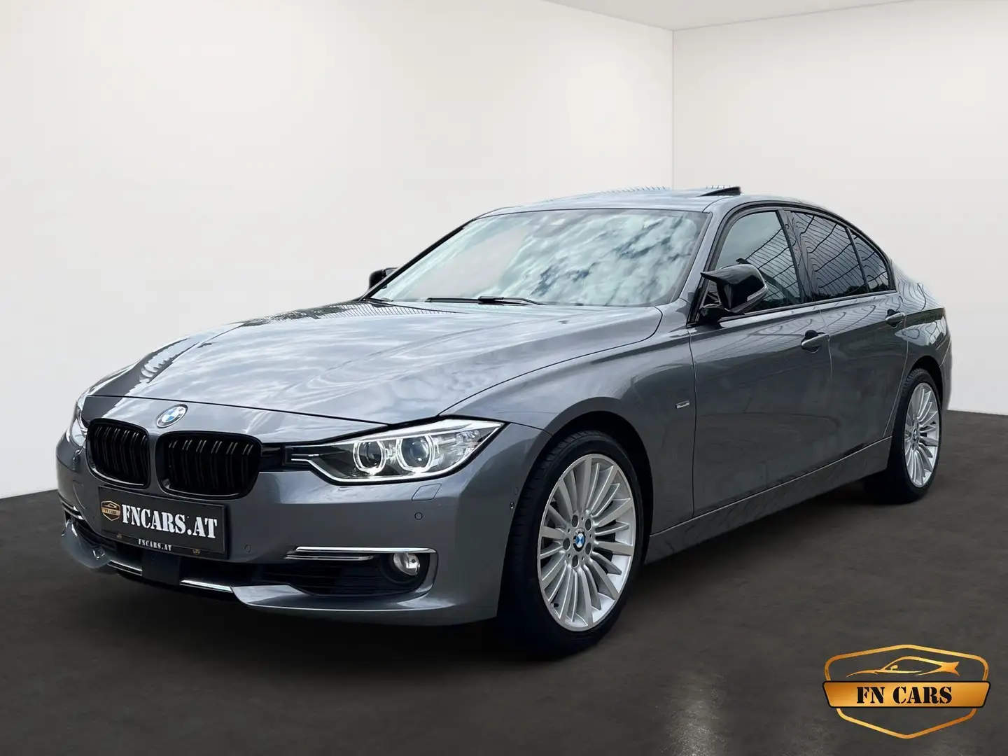 BMW 330 d F30 Aut. // Schiebedach // HUD // 360° // Silber - 1
