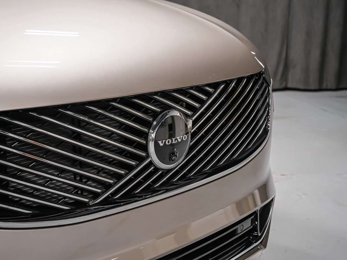 2026 Volvo XC90 Plus 7-Seater (Bright Theme) thumb 8