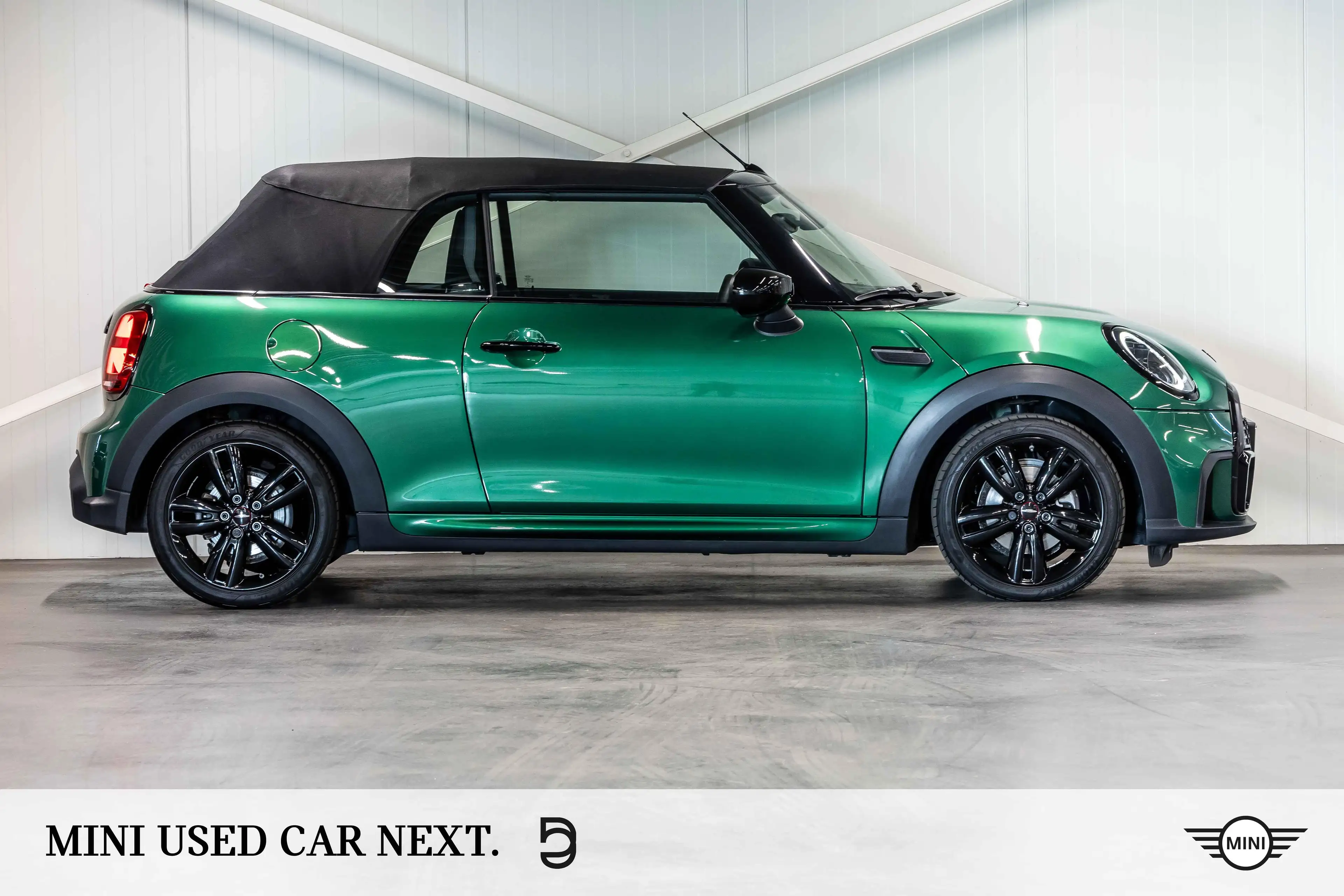 MINI Cooper Cabrio JCW trim — photo 11