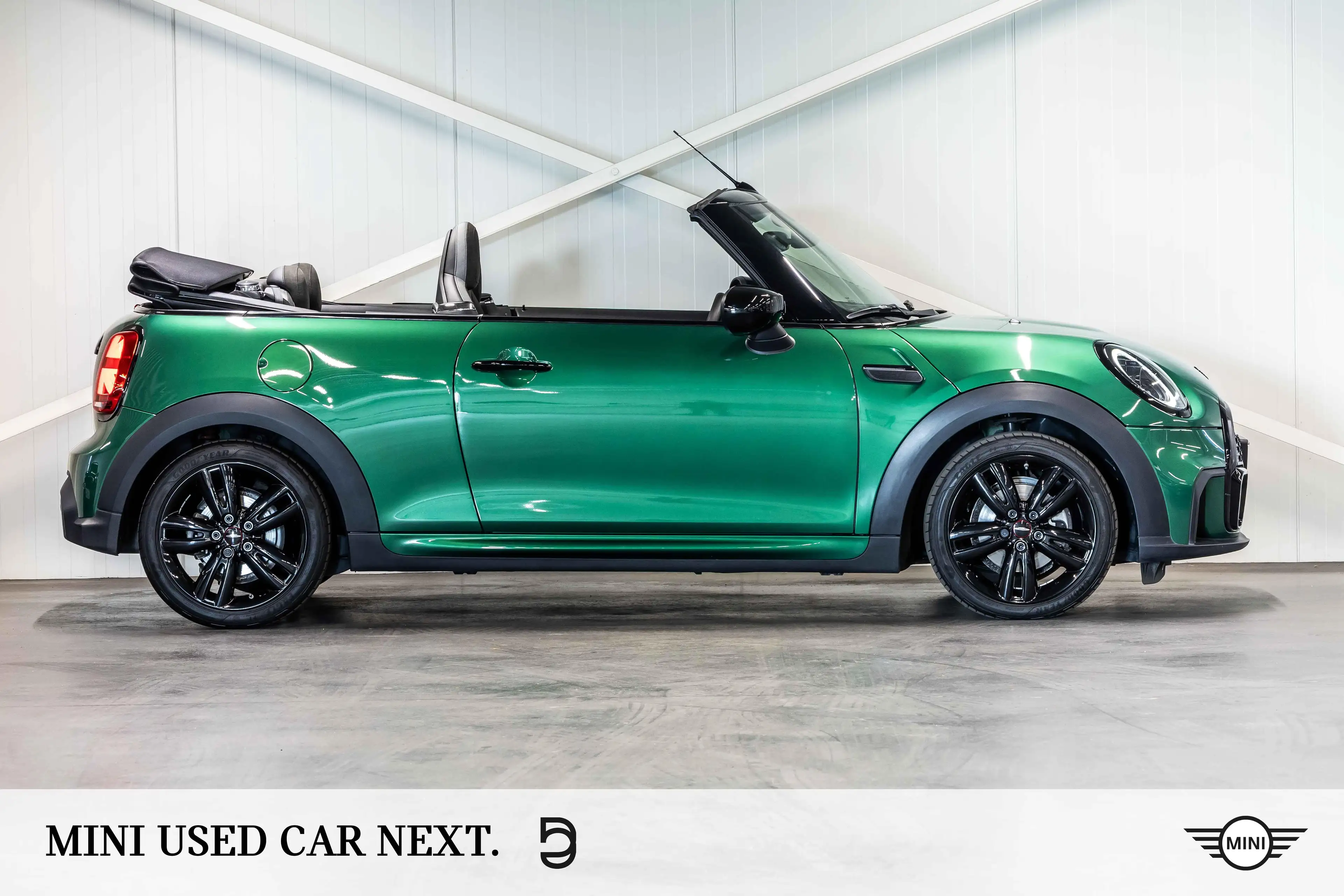 MINI Cooper Cabrio JCW trim — photo 3