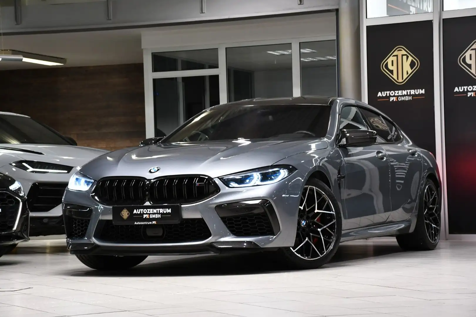 BMW M8 Gran Coupe Competition Individual  B&W Carbon Gris - 1