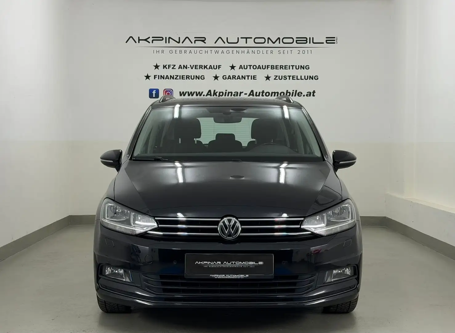 Volkswagen Touran 1,6 TDI Comfortline 7SITZER - SHZ - TEMPOMAT Schwarz - 2