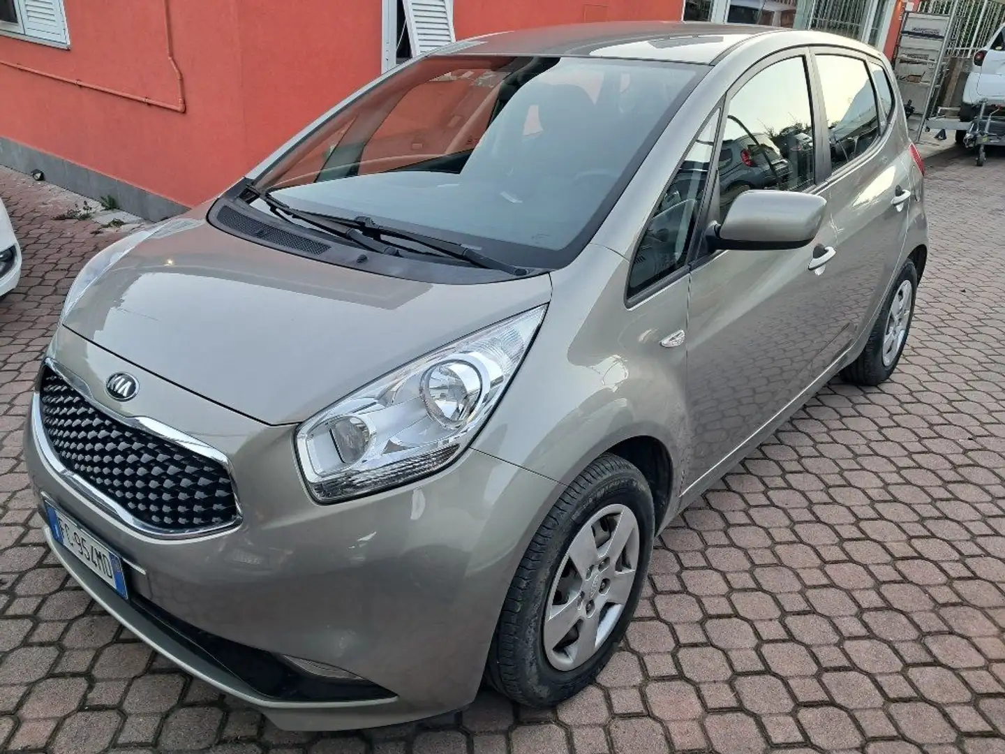 Kia Venga 1.4 Crdi Euro 6 Bronzo - 2