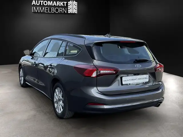 Ford Focus view 5