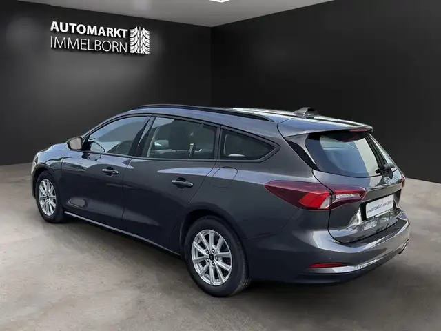 Ford Focus view 6