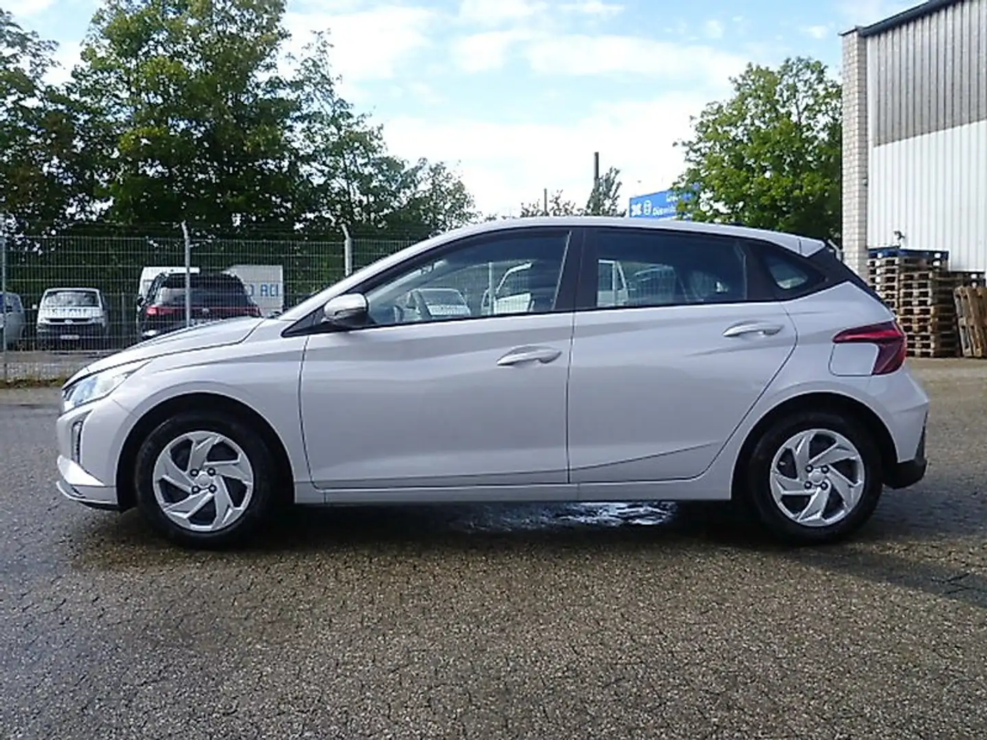 Hyundai i20 Tageszulasung Neuss Mod. Navi Kamera SHZ Klima Grau - 2