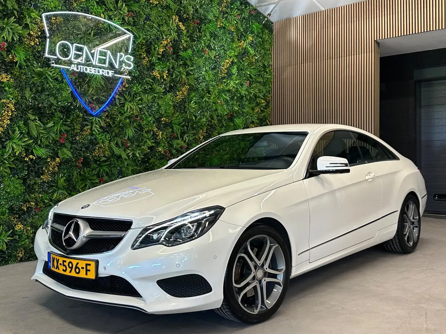 Mercedes-Benz E 250 Coupé Prestige / 360 Camera / Stoelver / 211PK Blanc - 1