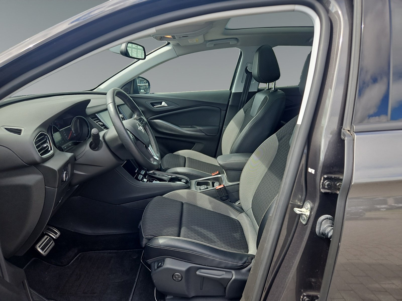 Opel Grandland 1.6 Turbo Innovation AUT+Kamera+Navi — photo 10