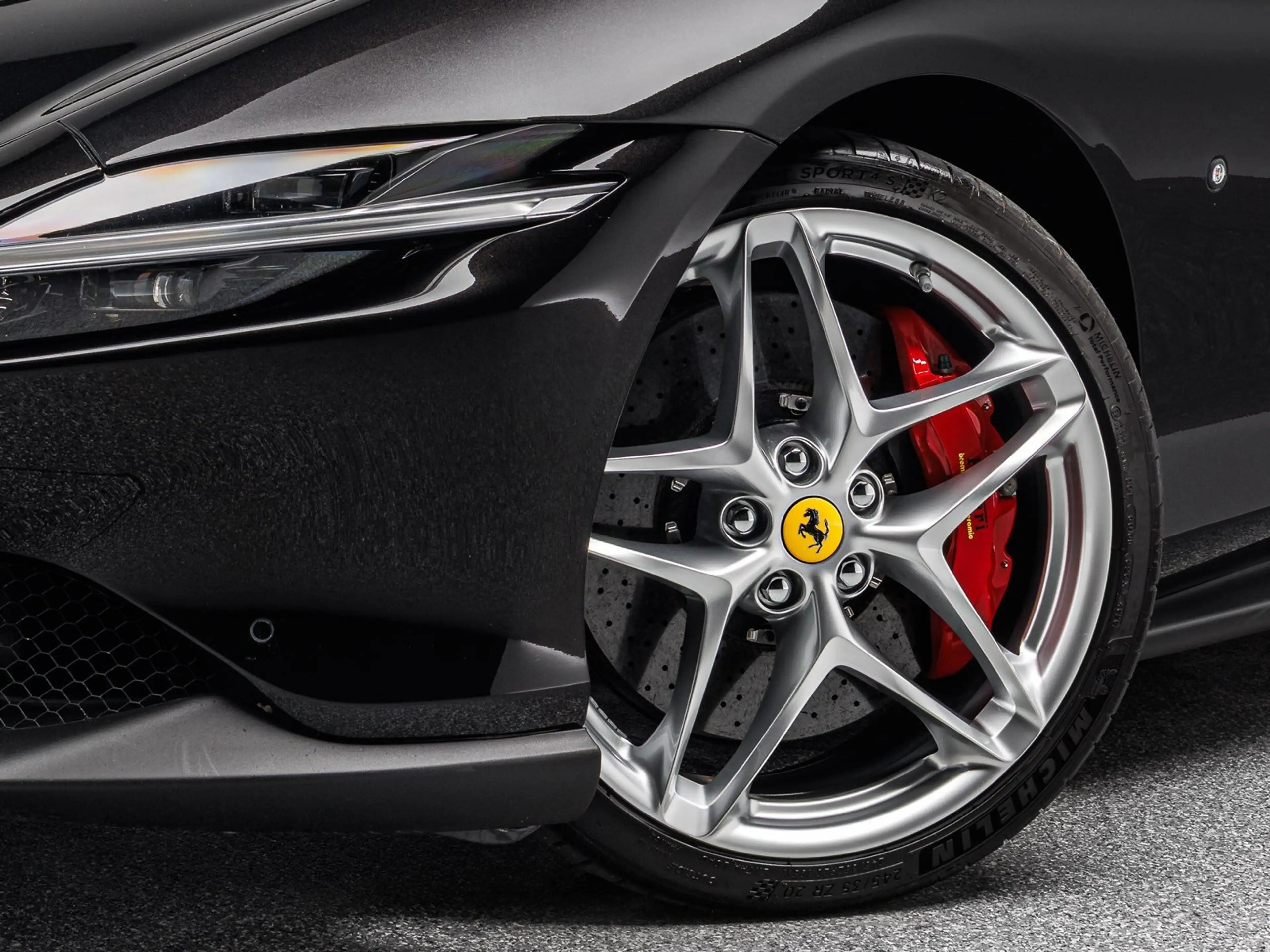 Ferrari Roma — photo 11