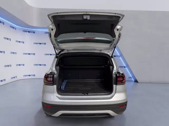 Volkswagen T-Cross view 18