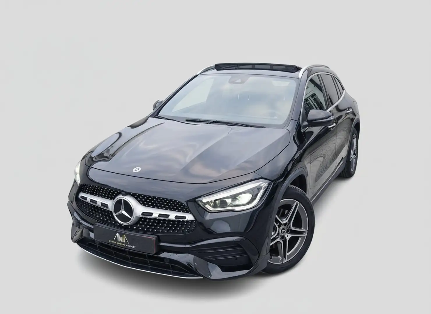 Mercedes-Benz GLA 180 AMG Line / TVA DÉDUCTIBLE / ESSENCE Zwart - 2