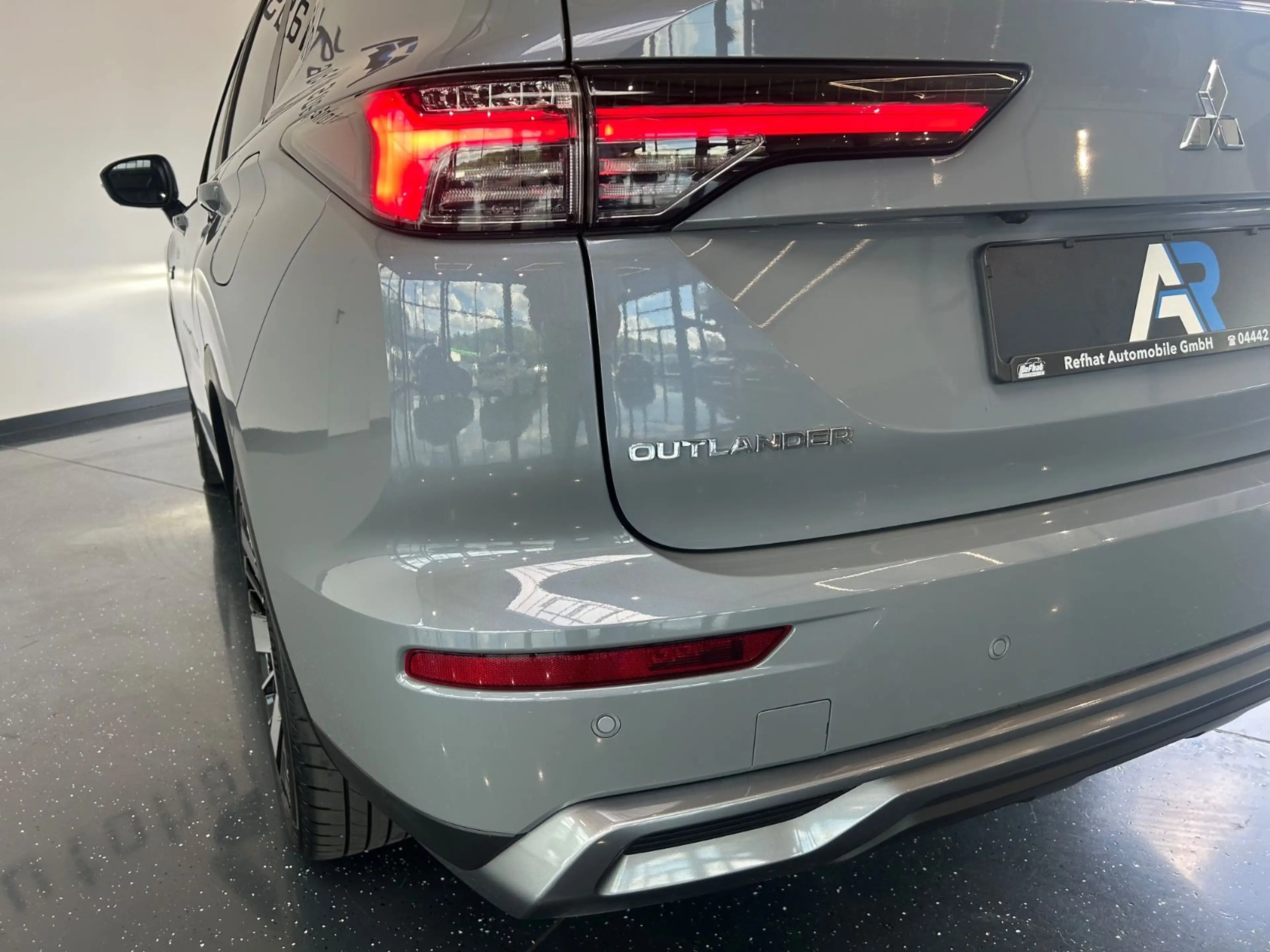 Mitsubishi Outlander 2.4 PHEV S-AWC*VOLL* — photo 10