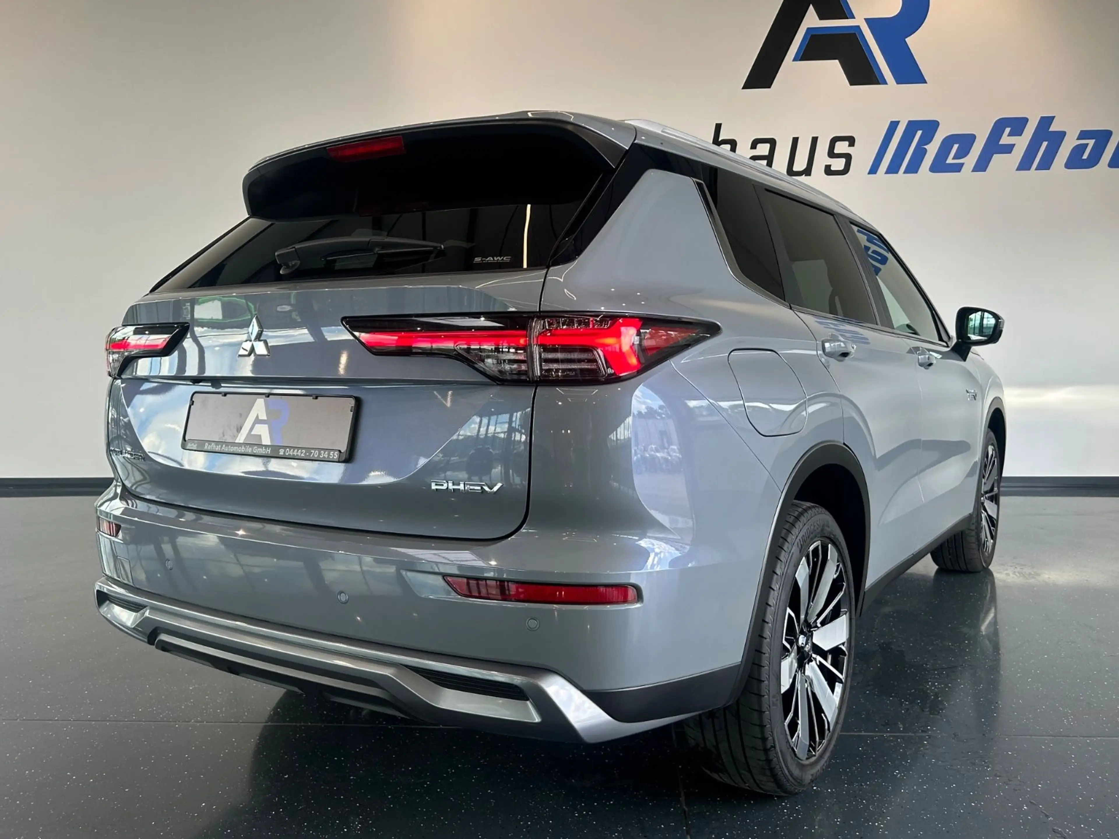 Mitsubishi Outlander 2.4 PHEV S-AWC*VOLL* — photo 6