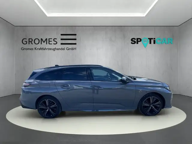 Peugeot 308 SW view 2