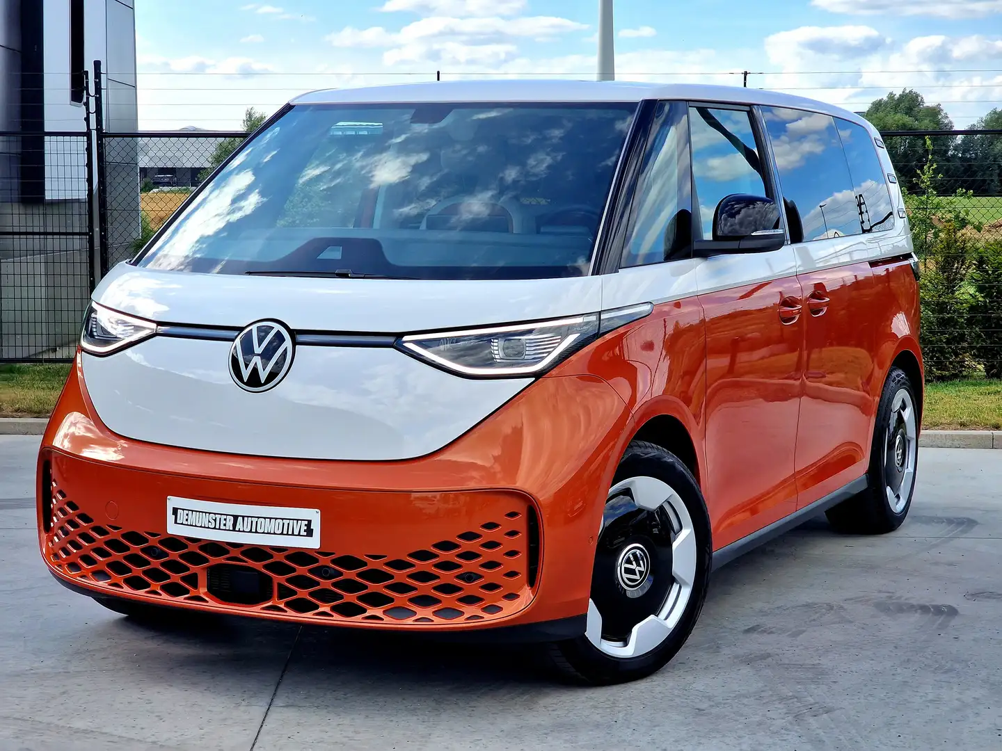 Volkswagen ID. Buzz 77 kWh * Pro * Trekhaak * Design * LED * Safety Orange - 1