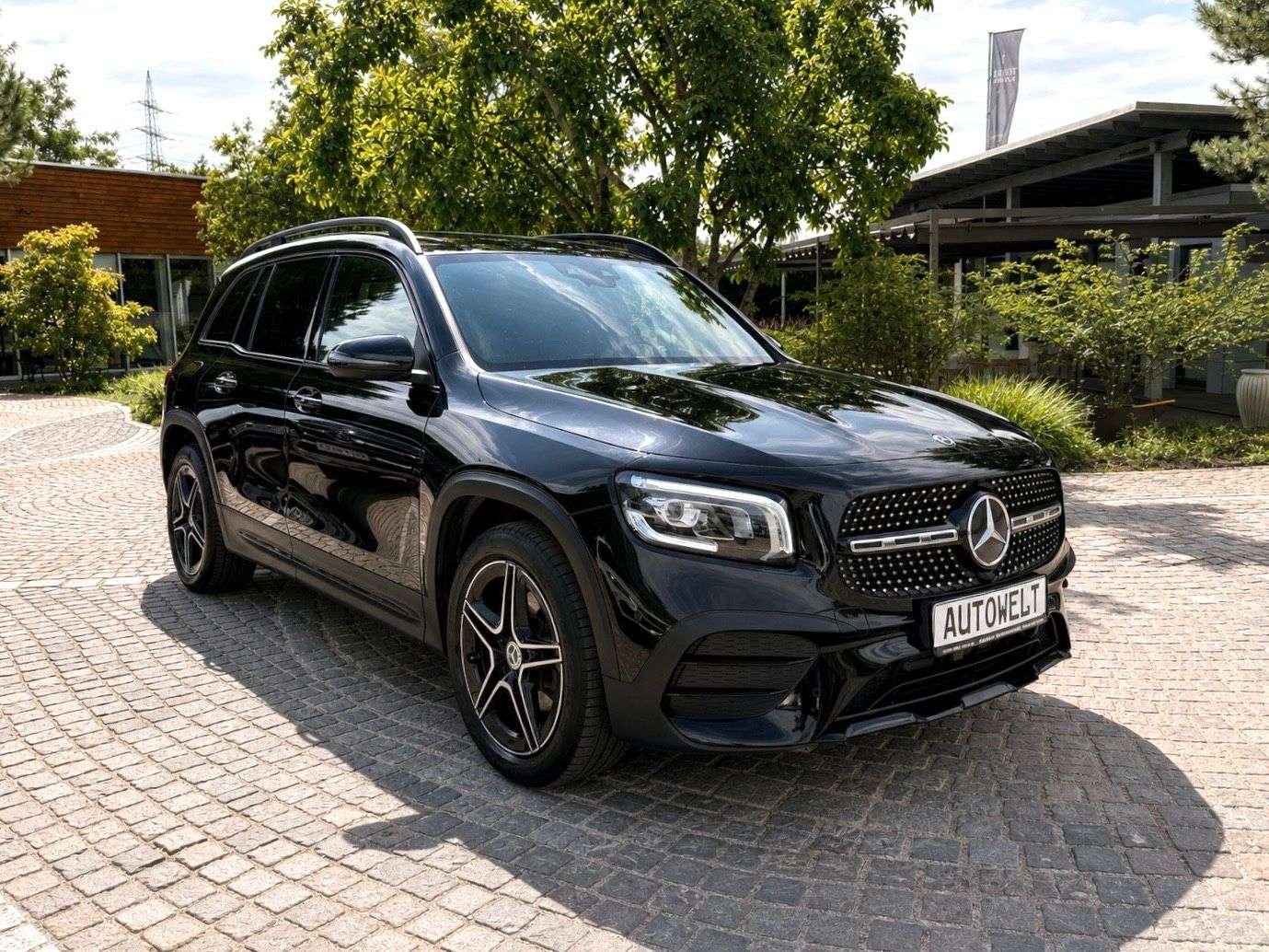 Mercedes-Benz GLB 220