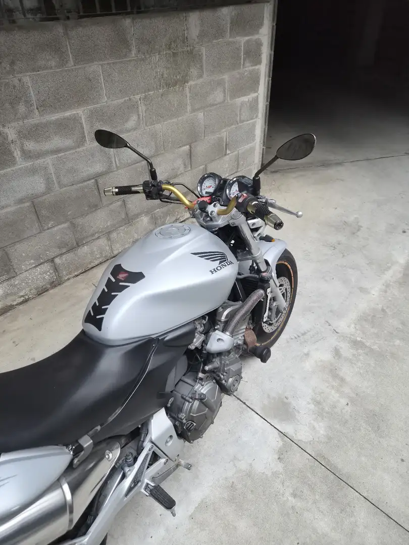 Honda CB 600 Hornet 600 Stříbrná - 2