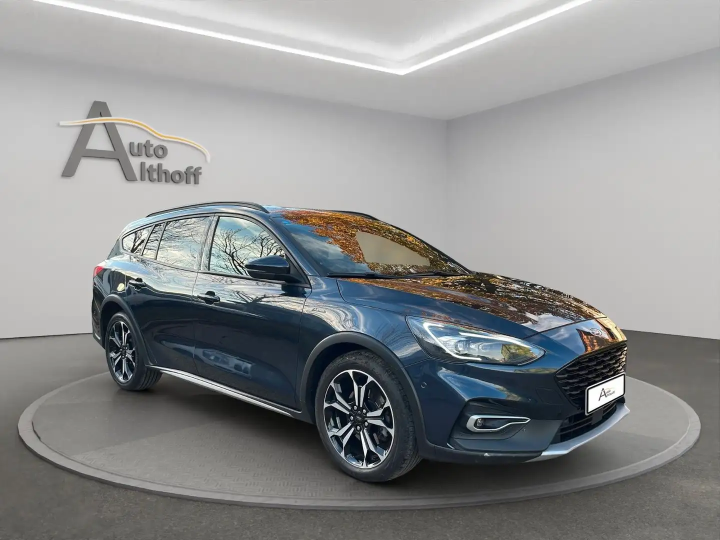 Ford Focus Turnier 1.5 EcoBoost Activ LED NAV KAM ACC Bleu - 1