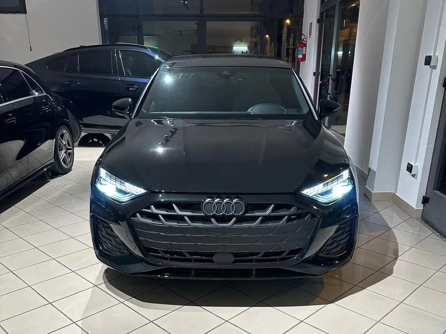 Audi A3 Sportback  Black-line 35 2.0 tdi s-tronic Zwart - 1