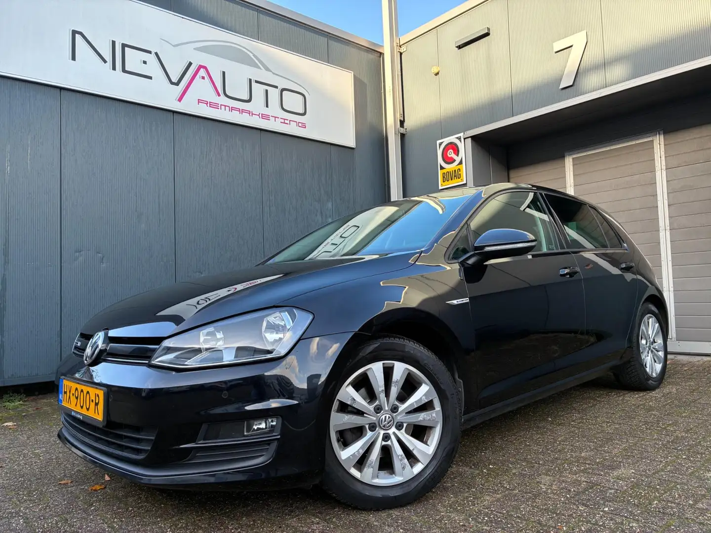 Volkswagen Golf 1.0 TSI Business Edition Connected Apple Carplay C Noir - 1