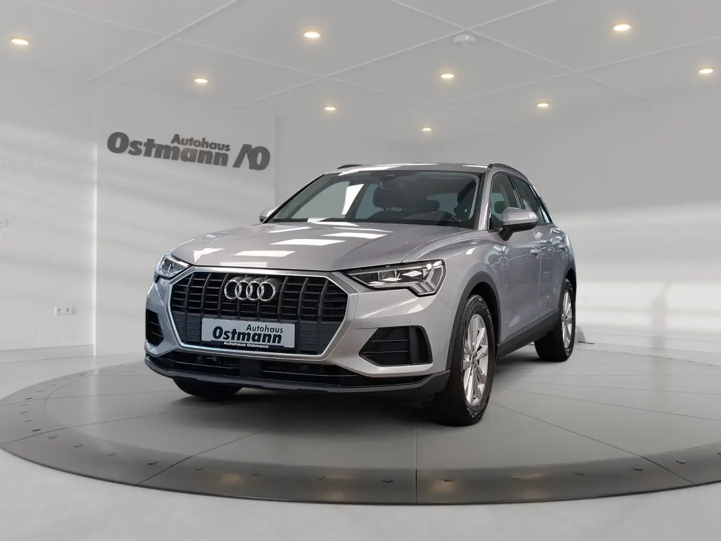 Audi Q3 35 TFSI LED ACC AHK RFK LM SHZ Navi Silber - 2