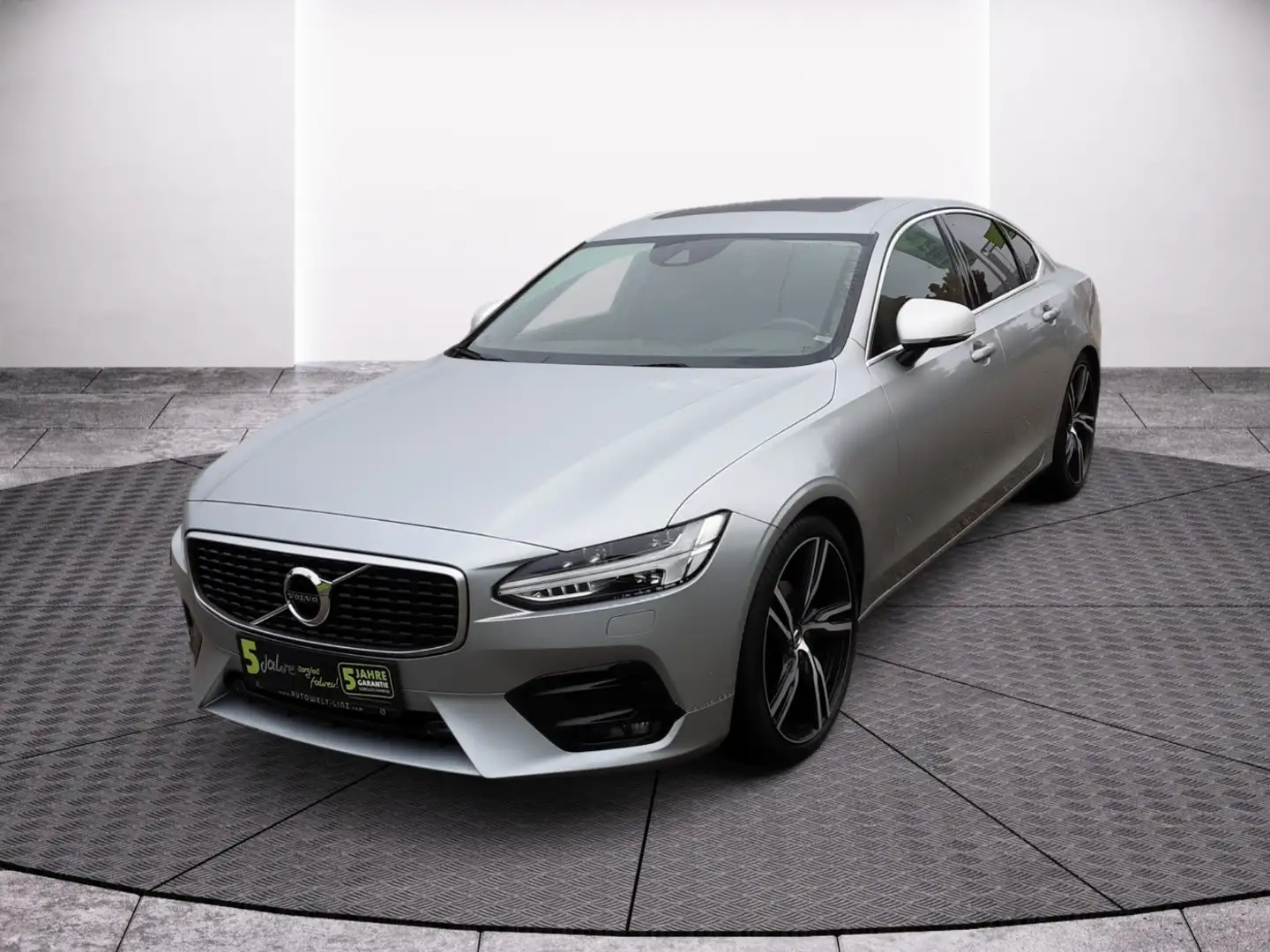 Volvo S90 D4 AWD R-Design Geartronic Allrad, Automatik, Silber - 2