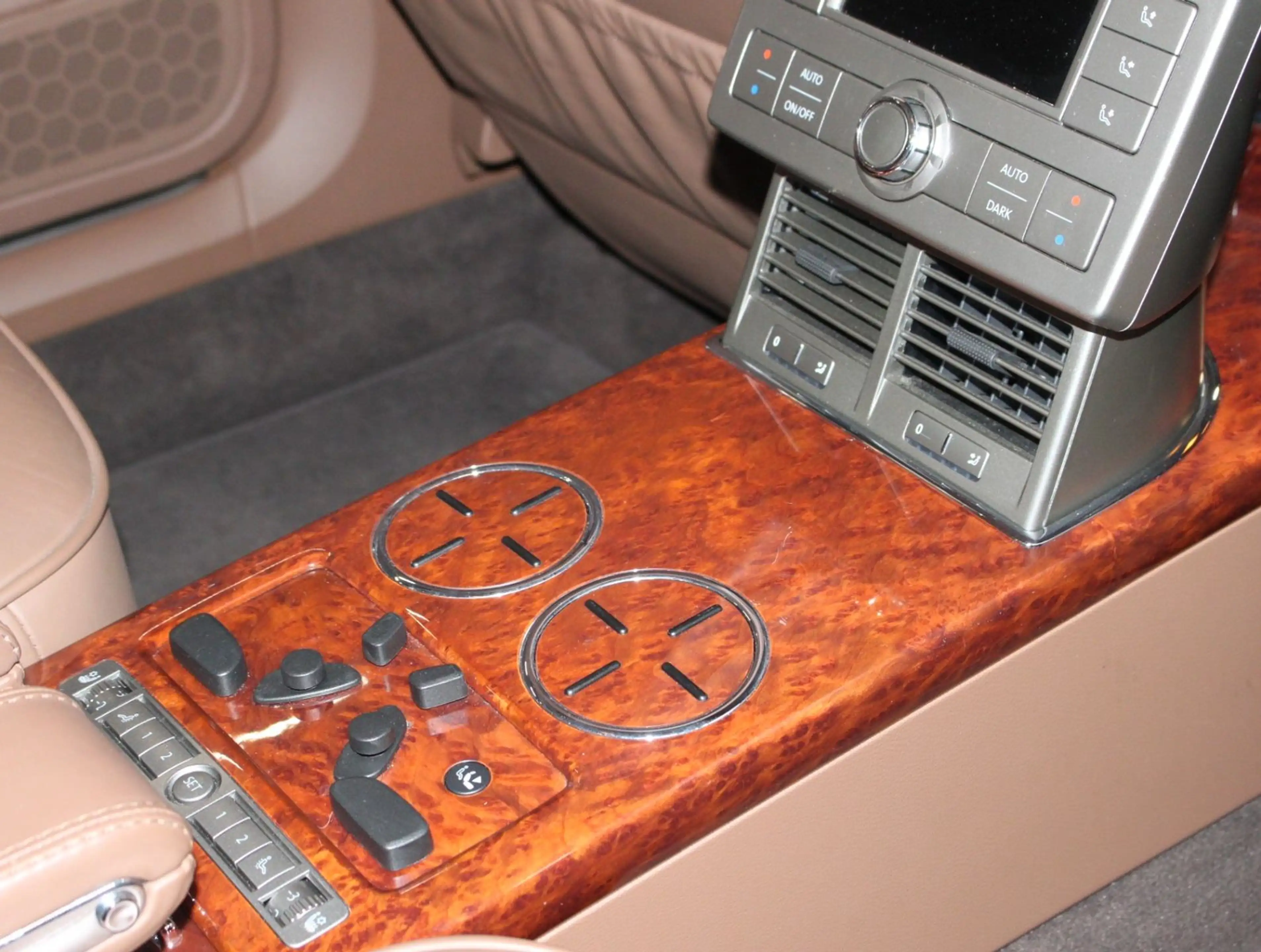 Volkswagen Phaeton V6 TDI 4M Lang Exklusive 4Sitzer+VOLL — photo 13