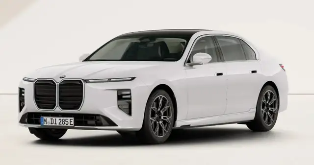 BMW I7 view 2