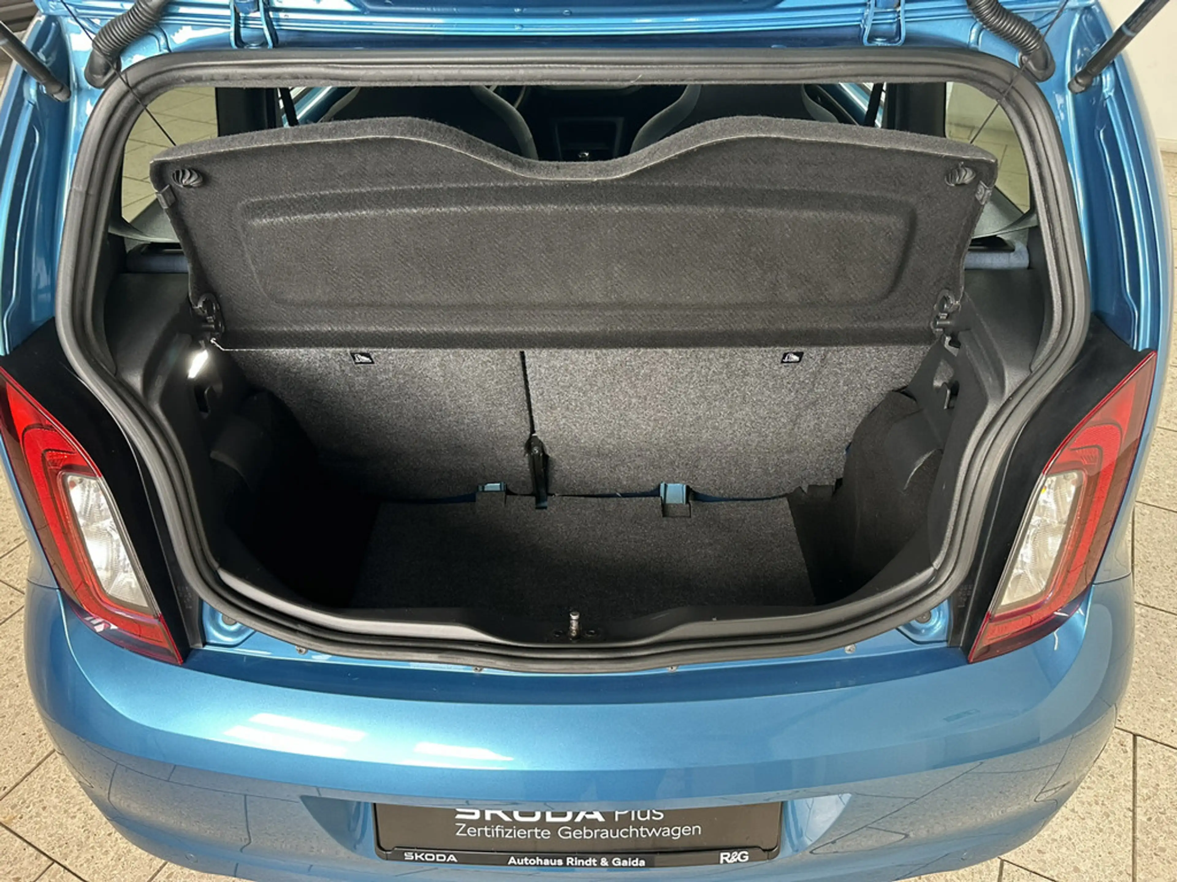 Skoda Citigo 1.0 Fun KLIMA PDC SITZHEIZUNG NAVI — photo 10