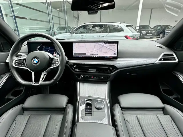 BMW 3 Series view 14