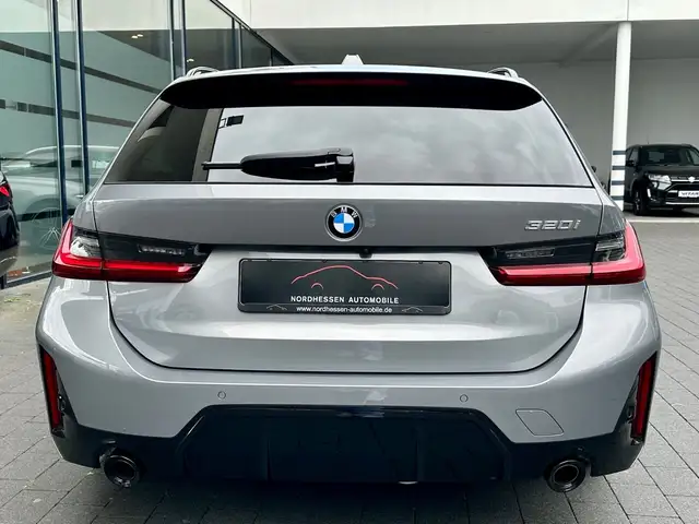 BMW 3 Series view 7