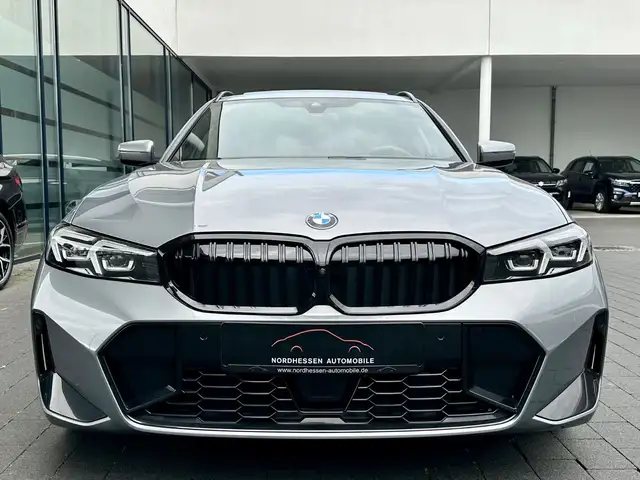 BMW 3 Series view 5