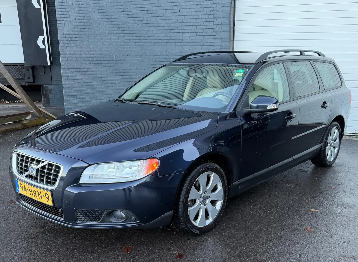 Volvo V70 2.0 Kinetic 2DEEIG/VOLLEDER/YOUNGTIMER/CRUISE Blauw - 2